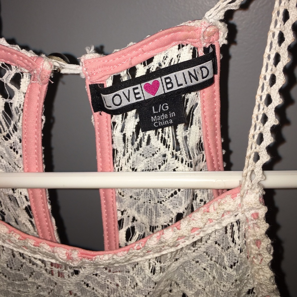 Cream/Coral lace dress - Picture 2 of 4